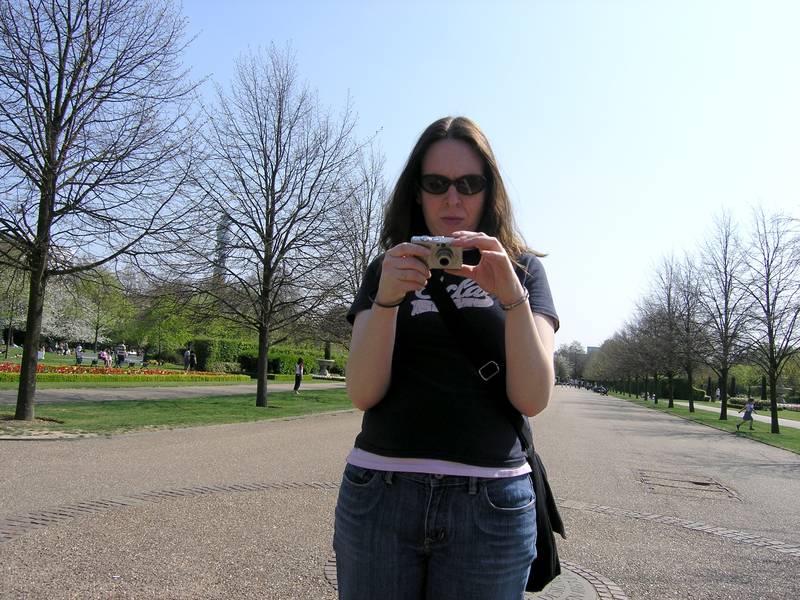 London, April 13-15th 2007: Meeting Sun Lim. One of the most fascinating things one can do on vacation: taking a picture of someone taking a picture of you.